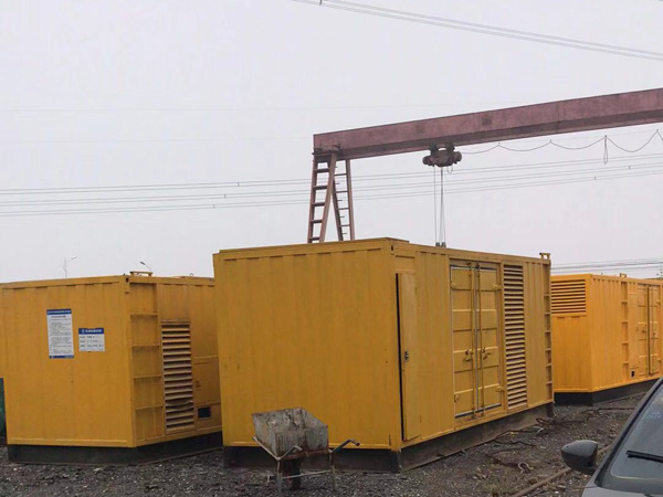 番禺100kw柴油发电机组每小时油耗？